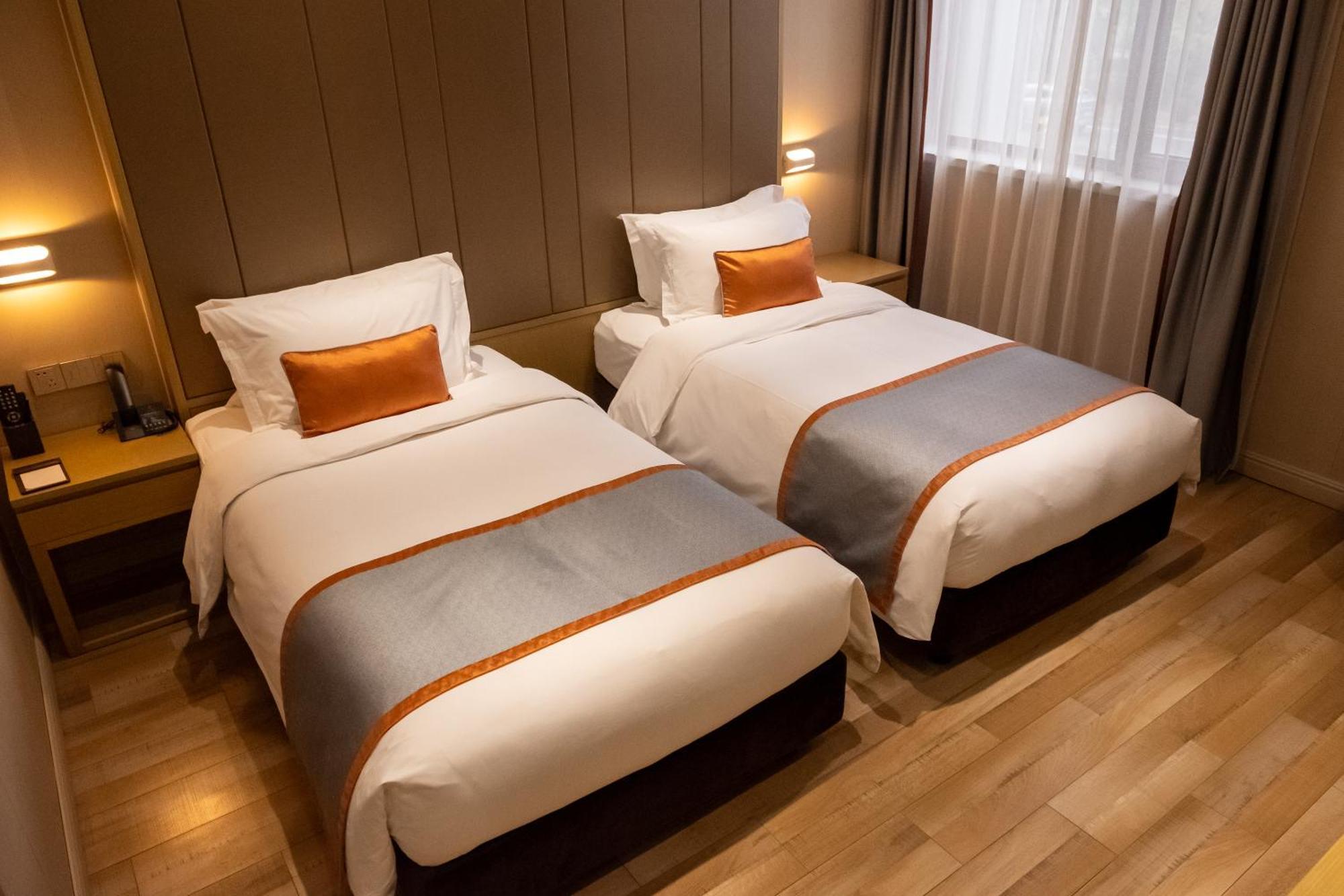 Shanghai-Deco Hotel-Free Shuttle Bus To Pudong Airport And Disneyland Exterior photo