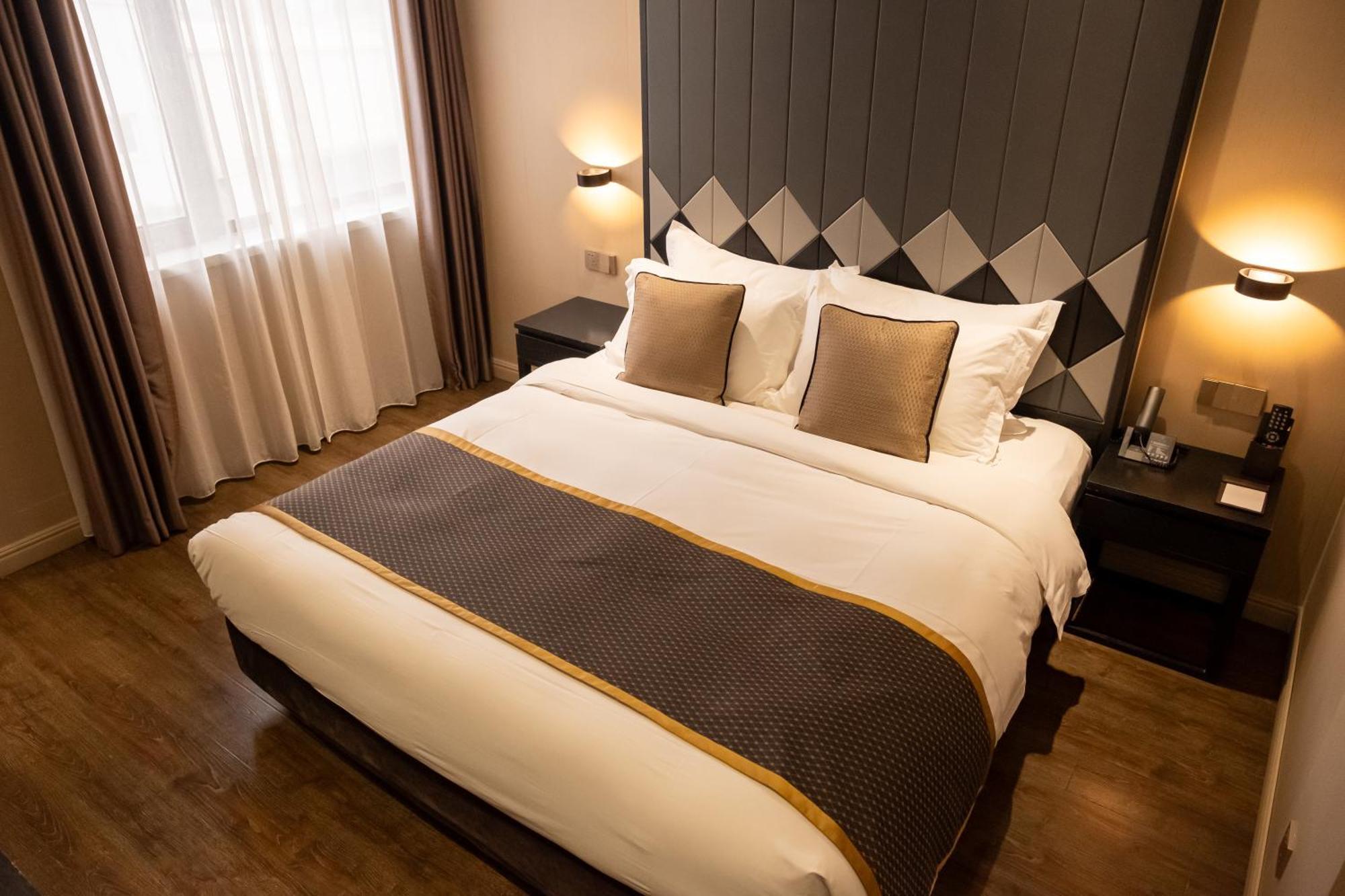 Shanghai-Deco Hotel-Free Shuttle Bus To Pudong Airport And Disneyland Exterior photo