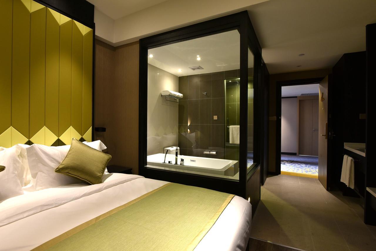 Shanghai-Deco Hotel-Free Shuttle Bus To Pudong Airport And Disneyland Exterior photo